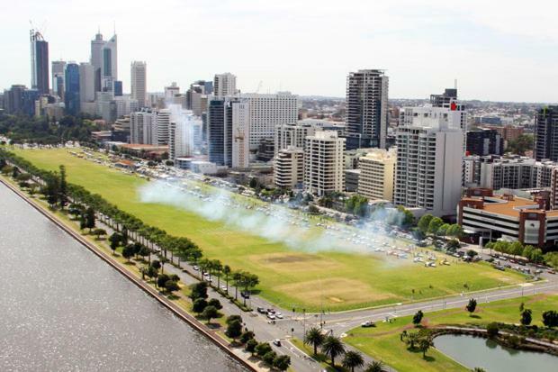Affordable & Comfortable Apartment On Langley Park เพิร์ท ภายนอก รูปภาพ