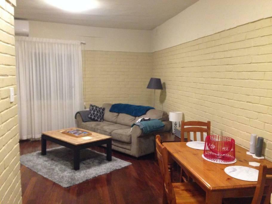 Affordable & Comfortable Apartment On Langley Park เพิร์ท ภายนอก รูปภาพ